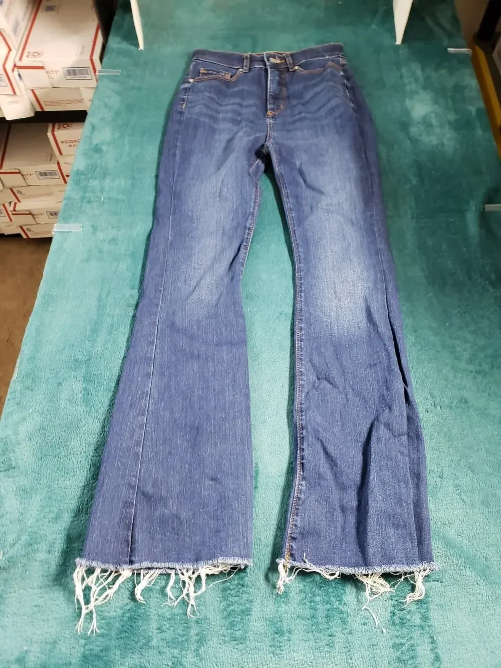 Loft Jeans Size 00 Petite Women Blue Pants Stretch Fray Hem Mid Rise Slim flared